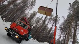 2 манипулятора и автокран. Строим базу для туристов.