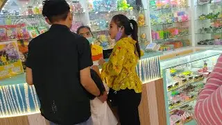 Lihat Mama Cantik Di Mall