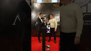 Paparazzi booth, side view