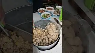 THE MOST MELTING MEATBALLS FROM WONG SOLO