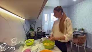 VLOG: Готовлю суп из зеленого горошка / Купили деревенское молоко, творог и сметану / Лентяйка
