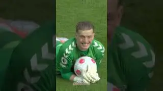 Alisson Gets Revenge On Pickford 😂