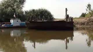 Харабалык-Верхнее Трёхречье (Селитренное, Астраханская обл.). На берегах реки.