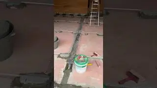 Стяжка пола в гараже с уклоном и лотком