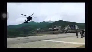 Helikopter ile önce selamladı, sonra şov yaptı.#jandarma #helicopter #show