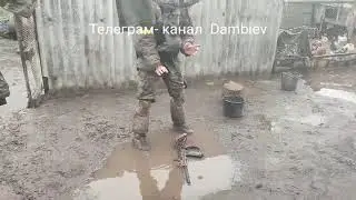 всушник в луже моет калашник