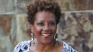 PORTRAITS OF WOMEN 60 PLUS