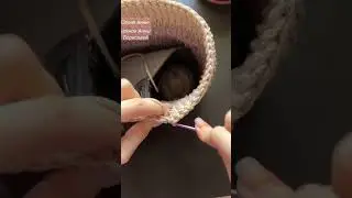 Аккуратно ввязываем нить. 