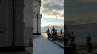 Будет мучить верующих через неверующих!