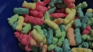Sour Patch Kids Review      MY GF THROWS UP MUST SEE