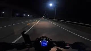 Kawasaki Z900 playing with Yamaha R7 at high speed