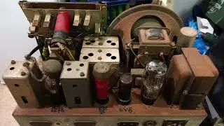 1946 Vidor Chanson Valve Radio Pics