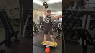 Это ДИЧЬ 😱😜👊.     Кто ПОВТОРИТ⁉️ Доношение на Балансе - борде. 80 кг😎🤟 