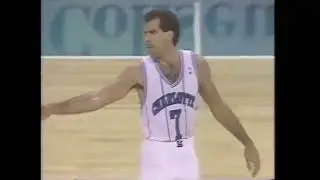 Kelly Tripucka, who's into light blues and mauves, drops 30 on the Bulls (1988)