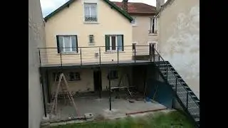 Terrasse sur pilotis à Rosny-sous-Bois en Seine-Saint-Denis 93110 - Région Ile de France - 4K