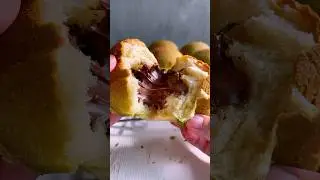 Crispy Matcha Buns with Molten Chocolate 