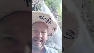 Какой-то водопад.
