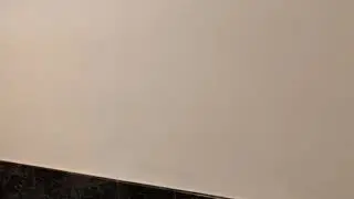 Sealing a wall before wallpaper