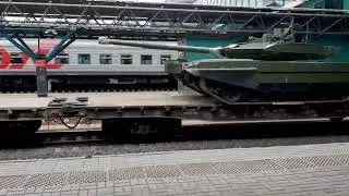 НА ФРОНТ ТЕМ ВРЕМЕНЕМ ОТПРАВЛЯЮТ ТАНКИ Т90М