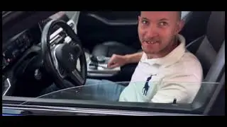 Красная куртка приехал