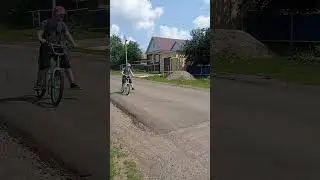 дрифт на велике, на дороге  сатана 
