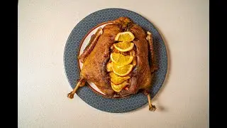 Новогодняя утка фаршированная цыпленком и фруктами. Праздничное объедение!