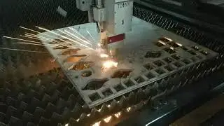 cutting 10mm thickness stainless steel with 3000w laser source