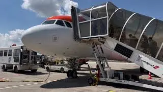 Boarding easyJet Airbus A320