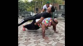 300 Pound Man doing Push Ups with a 185 Pound Man on his back 🤯😤🫨 - @D3hundred