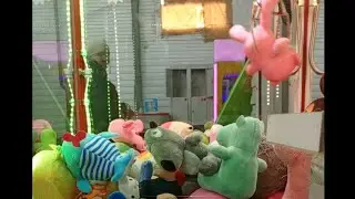 играем на 100рублей выиграли много игрушек