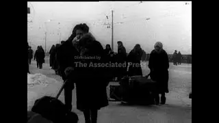 RUSSIA AT WAR - FIGHT FOR LENINGRAD - SOUND  - FOREIGN COMMENTARY