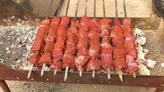 Сочный шашлык из говяжьи печени в жировой сетке! Шашлык на углях из бараньи печени! Шашлык в мангале
