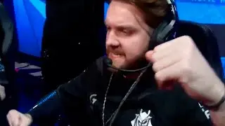 нико ломает клавиатуру