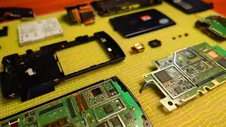 Fujitsu F-07C Teardown : Punched in the Guts