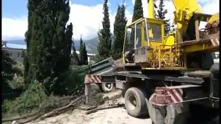 ТРАГЕДИЯ В ЯЛТЕ. Грузовик сбил женщину с двумя детьми.