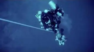 Descent to a 130 meters in 3 minutes at the Blue Hole