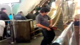 мужской стриптиз в метро