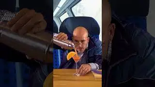 Immer dieser Eiergeruch 🥲 #deutschebahn #essen #comedy #zugfahrt