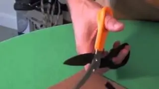 Fiskars CUTS PLUS MORE SCISSORS