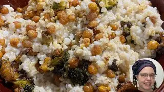 Healthy & Flavorful: Oven-Roasted Chickpeas & Broccoli Rice Bowl