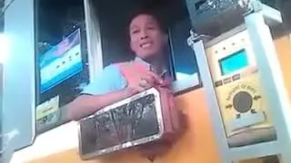 Penjaga toll vs pengendara