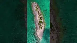 Island hopping … 🛥️￼🏝️☀️ 