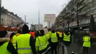Протестное шествие желтых жилетов во Франции