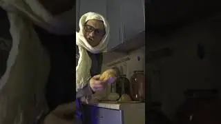 Типичная бабушка 😅