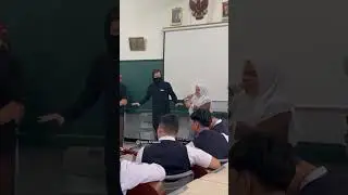 Alan Walker berkunjung ke SMA Al-Azhar Medan Indonesia, bertemu guru musik Tri Adinata dan muridnya