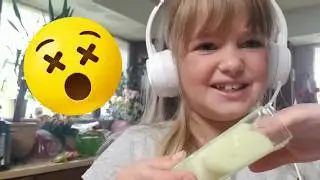 Self-made ASMR video. Сама сняла ASMR видео: хрущу,  шуршу и чавкаю!