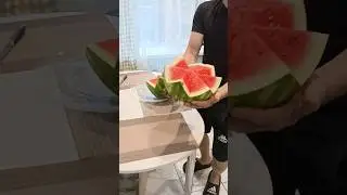 как резать арбуз🍉,прикол #прикол #юмор #цитаты #shorts #tiktok #стетхем #ржака #youtubeshorts #рек