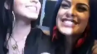 MC MIRELLA + MC TATIZAQUE CANTANDO ...