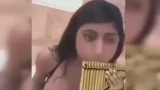 Mia Khalifa......