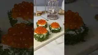 Что может быть лучше бутерброда с икрой?! А еще в такой красивой подаче🥰